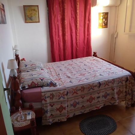 Apartamento Au Jardin Fleuri Sainte-Anne Exterior foto